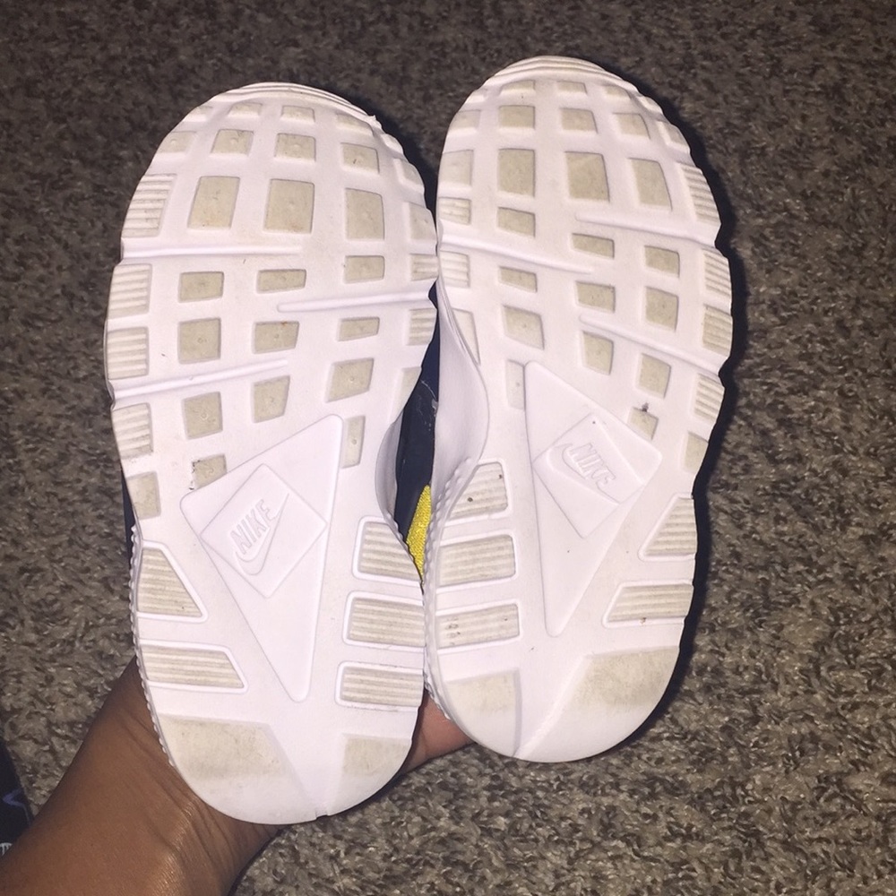 Nike Huarache - Picture 4 of 9